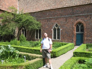 Wirydarz klasztoru Ter Apel w Holandii