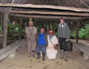 Wizyta u etnicznej rodziny żyjącej w dżungli amazońskiej