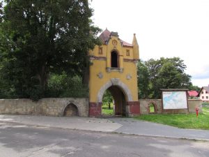 Brama z zamku w Białej Nyskiej