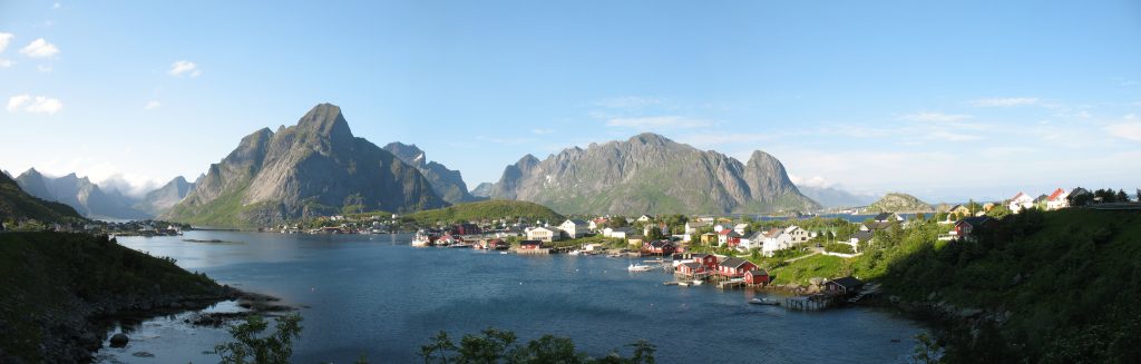 Reine na Lofotach w Norwegii