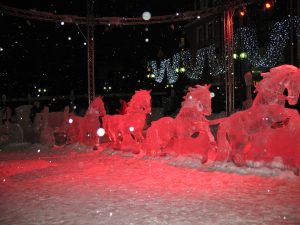 Rzeźby lodowe na Starówce w Olsztynie