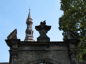 Brama i wieża zamku w Bierutowie