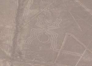 Geoglif pająk podczas lotu nad Płaskowyżem Nasca 