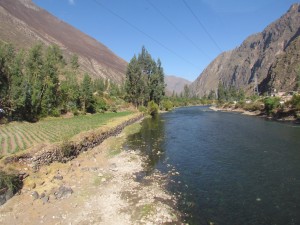 Rzeka Urubamba widziana z pociągu do Machu Picchu