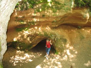 Jaskinia Velna ala w Dolinie Salacy na Łotwie