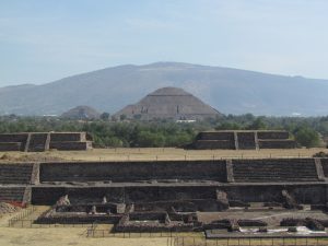 Piramidy w Teotihuacan