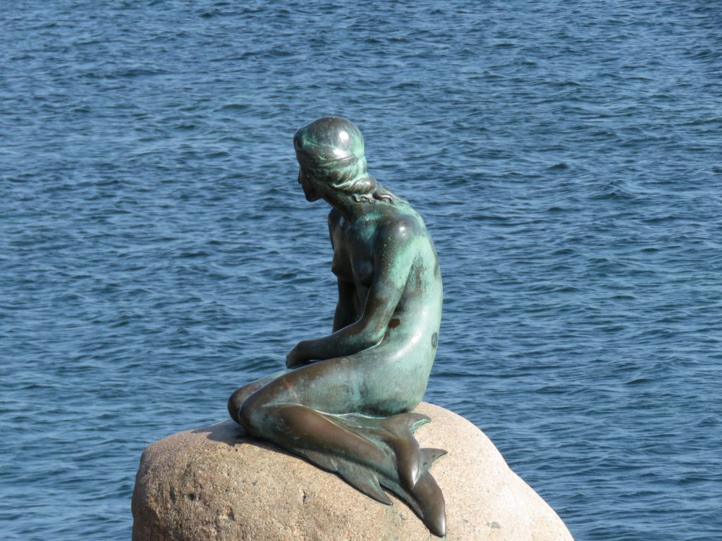 Kopenhaska Mała Syrenka - postać z baśni Hansa Christiana Andersena