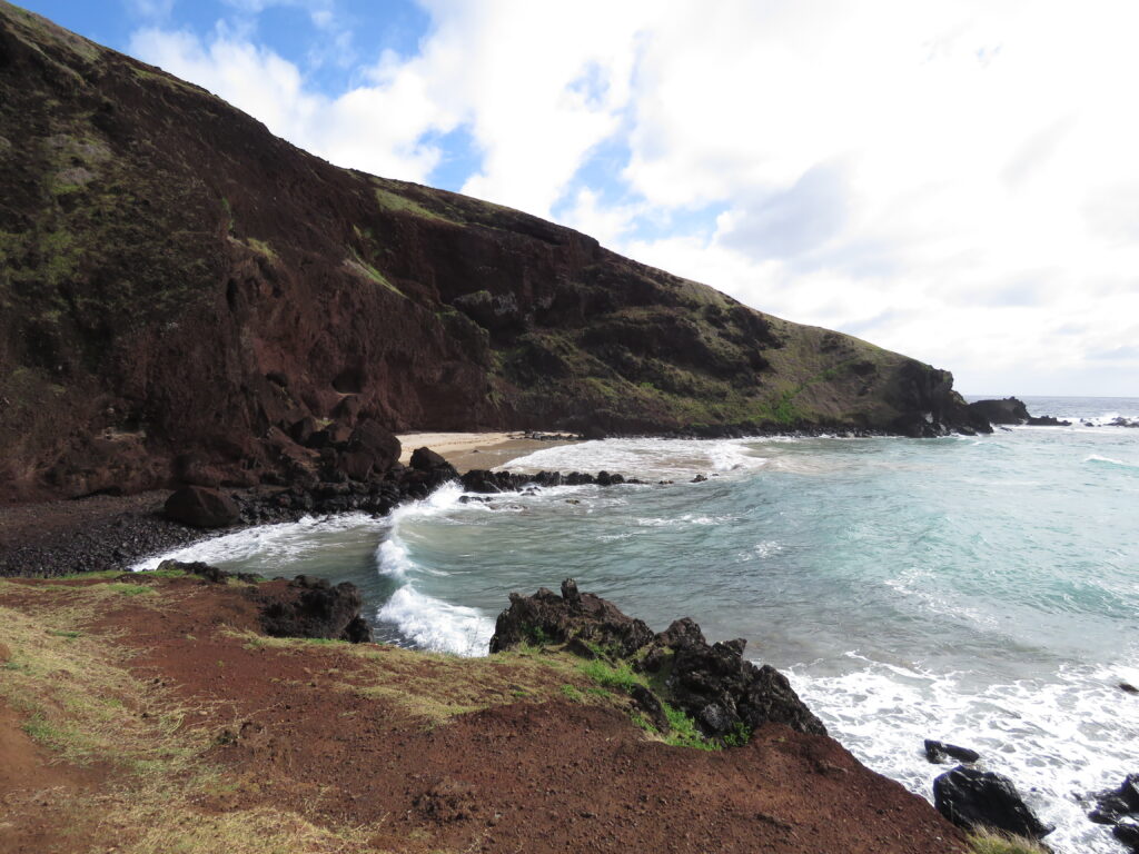 Maleńka Playa Ovahe na Rapa Nui